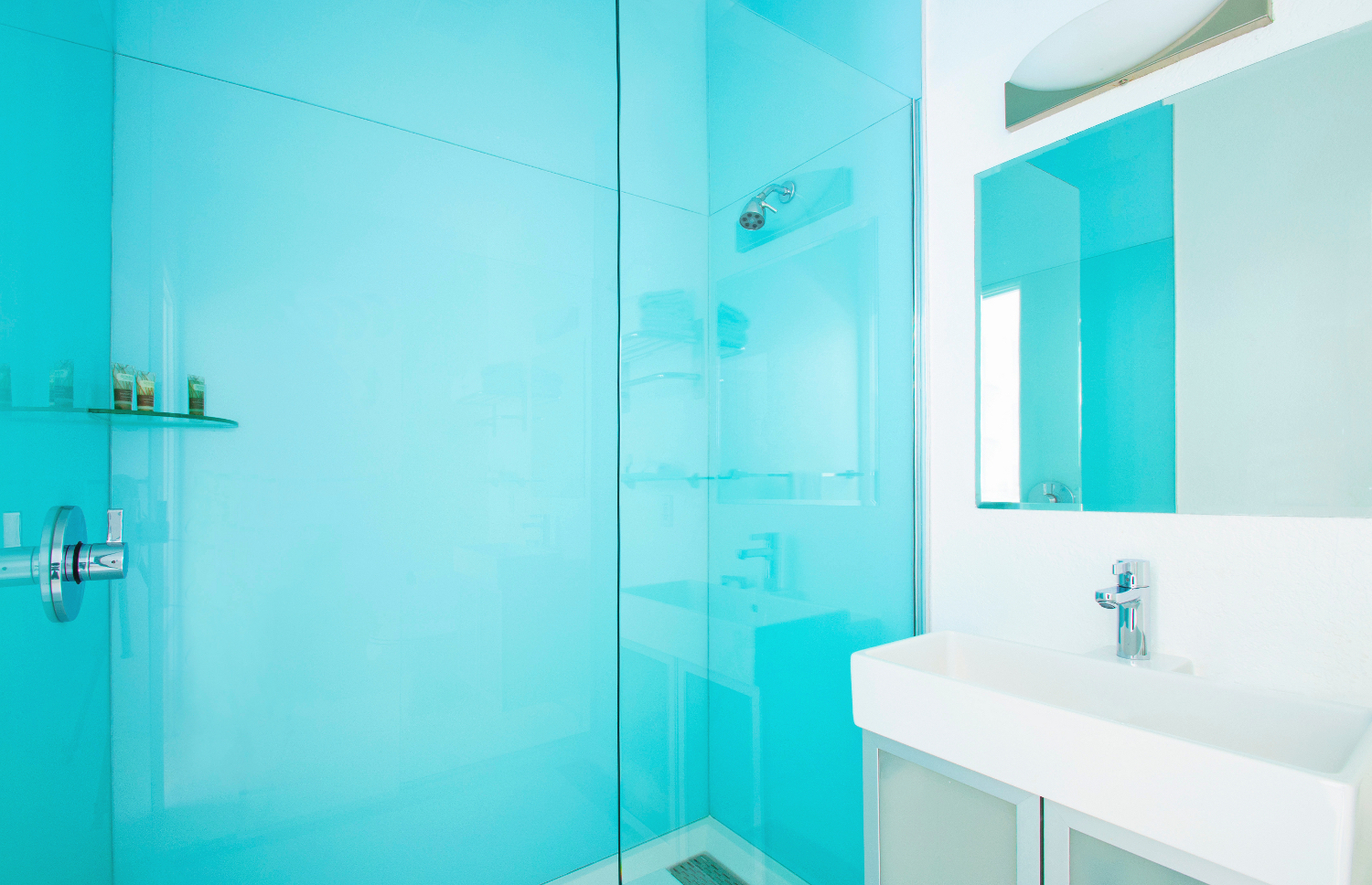 Poolside King Deluxe Room Alcazar Hotel-Bathroom sink and shower