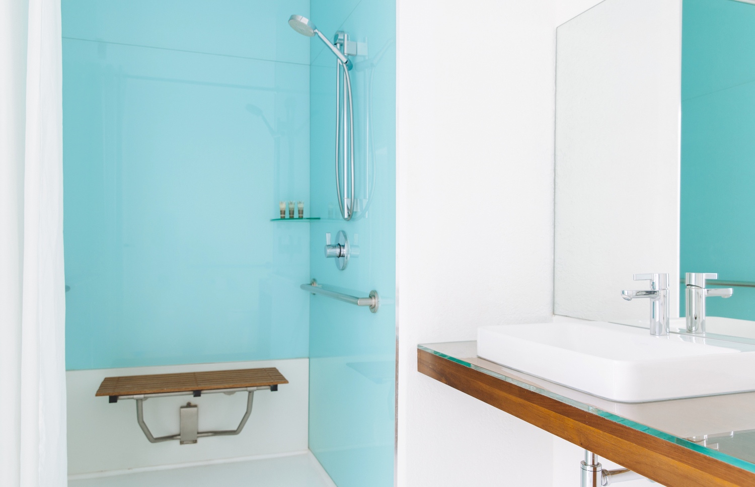 Poolside King Room Alcazar Hotel-Bathroom sink and shower seat